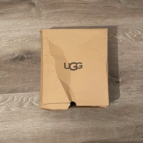 Uggs - 5