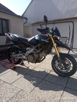 Aprilia Dorsoduro 750 - 5