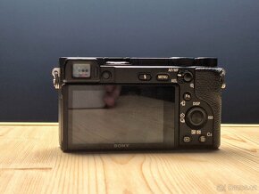 Sony Alpha A6400 + 16-50 mm černý - 5