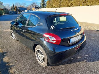 Peugeot 208 1.2 VTI 82 m.2013 jen 151000km - 5