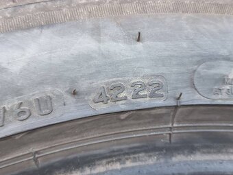 Zimní Bridgestone 215 50 19 - 5