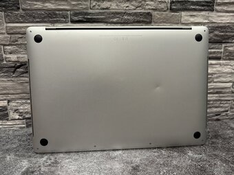 CTO MacBook Pro 15" 2017 i7 / 16GB / 500GB / Pro 560 - 5