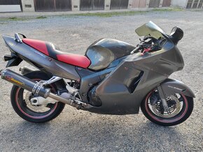 Honda CBR 1100x - 5