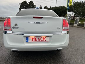 Chrysler 300C 3.6 PENTASTAR 2014 najeto 82.000 km - 5