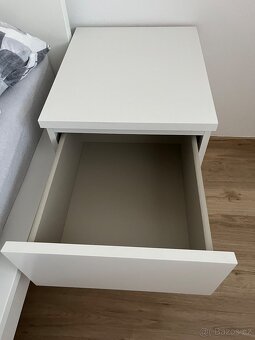 Postel IKEA 180x200, noční stolky a rošty IKEA - 5