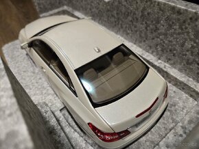 Mercedes Benz C207 E-Klasse coupé 1:18 Norev - 5