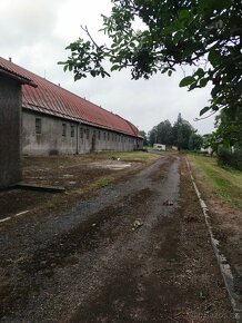 Pronájem skladu - bývalý kravín 1000 m2 - 5