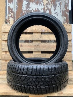 2ks 225/40/19 Pirelli/2021/93H/zimní pneu 7.2m - 5