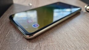 Samsung Galaxy S10e - žlutá včetně krabičky - 5