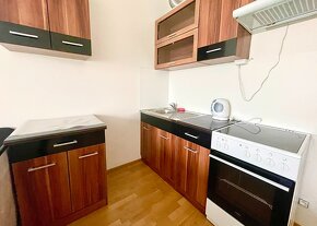 Nabízíme k pronájmu krásný byt 1+kk 32m2 v ul. Olšanská, Pr - 5