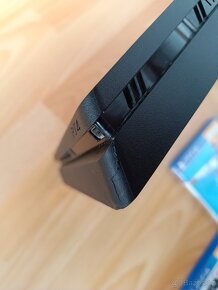 PS4 Slim 500GB, ovladač, hry / PlayStation 4 - 5