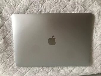 Prodám Apple MacBook Air 2020 - 5