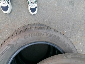 Prodám zimní pneu Good year 185/60 R15 - 5