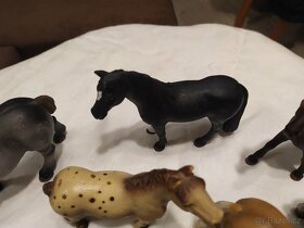 12.Koně zn. Schleich v hezkém stavu - 5