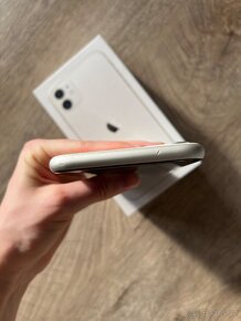 Prodám iPhone 11, bílý, 128 GB v dobrém stavu - 5