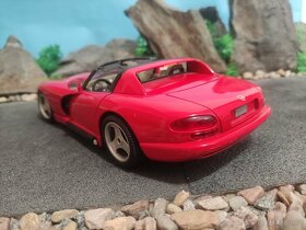 prodám model 1:18 dodge viper RT10 - 5