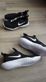 Prodám dětské boty Nike 2 ks, velikost 31,5 a 32. - 5