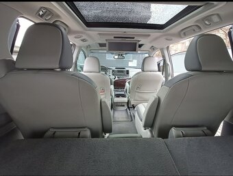 TOYOTA SIENNA LIMITED AWD LPG 2010  7 míst - 5