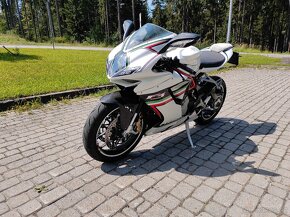 MV Agusta F3 - 5