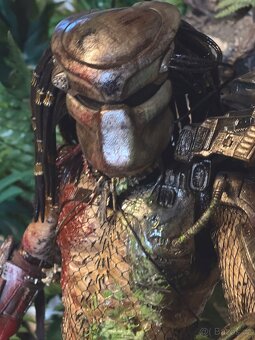 Jungle hunter Predator 1/4 Neca custom, LED, 48 cm - 5