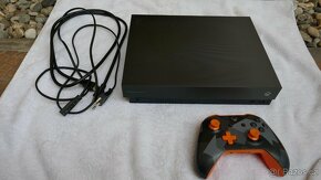 Xbox One X 1 TB /1X JOYSTICK - 5