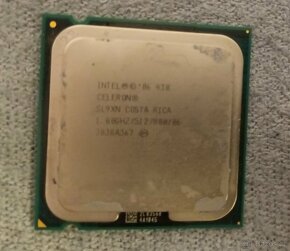 4x procesor Intel pro patici LGA 775, cena od 50,- za kus - 5