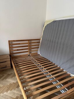 Ikea postel 140x200 cm + noční stolek - 5