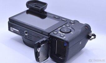 Sony A 6000 APS-C CMOSFull HDVWIFI 12500 Exp - 5