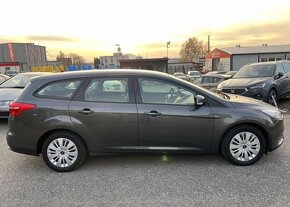 Ford Focus 1.6i KLIMATIZACE KOUPENO V ČR manuál 77 kw - 5