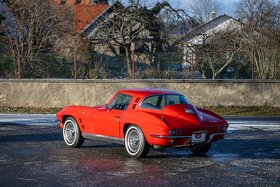 Chevrolet Corvette C2 327 cu in (5.4 L) - 5