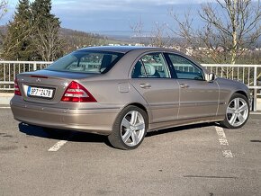 Mercedes-benz W203 C220  110kw 5q automat - 5