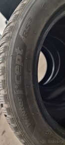 Pneu Hankook 215/55 R17 98V - 5