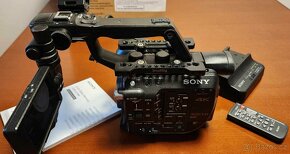 Kamera 4K SONY PXW FS5 s extra updatem pro výstup 4K RAW - 5