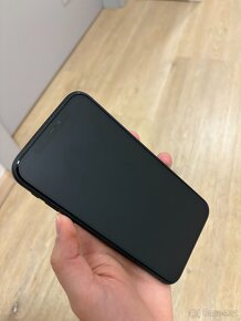 iPhone XR - 5