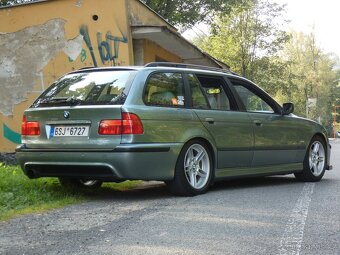 BMW 520i E39 Touring - 5