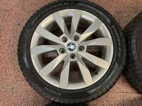 Originalní ALU kola Škoda 5x112 r17 zimní pneu 7mm - 5