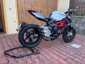 MV Agusta Brutale 800 - 5