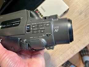 Video kamera SONY - CCD-FX200E PAL 8 - 5