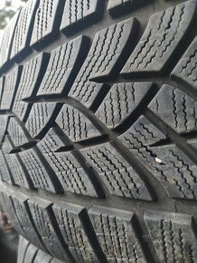 Prodám zimní pneumatiky Goodyear 255/45 r19 - 5