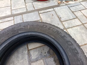 Dvě zimní pneu Dunlop 195/65 R15 - 5