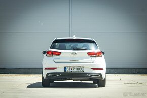 HYUNDAI i30 1.6 CRDi Comfort 2021 - 5