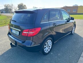 MERCEDES-BENZ B180 CDI //2014 168.000 KM NAVI KAMERA TAŽNÉ - 5