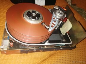 Prastarý asi HDD harddisk z retro PC počítače? - 5