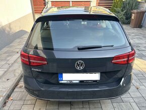 Volkswagen VW Passat 2.0 TDi 110kw Highline - 5