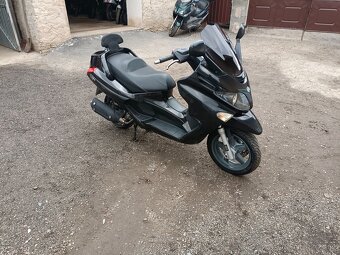 Piaggio xevo 125 černý cz doklady v ceně. - 5