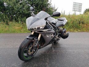 Yamaha YZF R1 - 5