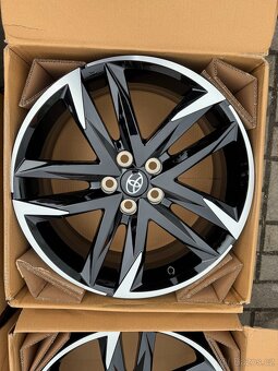 NOVÉ ORIGINÁL Alu TOYOTA CH-R R19, 5x114.3 - vč. DPH - 5