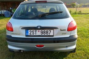 Peugeot 206 1,1 i 44 kW - jen sednout a jezdit. - 5