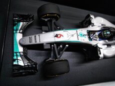 MERCEDES AMG F1 W07 HYBRID 2016 NICO ROSBERG MINICHAMPS 1:18 - 5