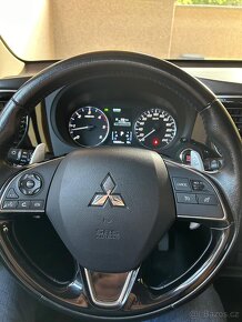 MITSUBISHI OUTLANDER 2017 - 5